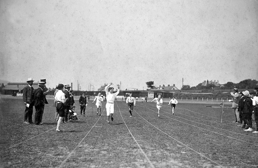 Race End 1911