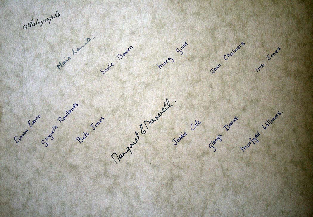 Hockey 1st XI 1938 signatures