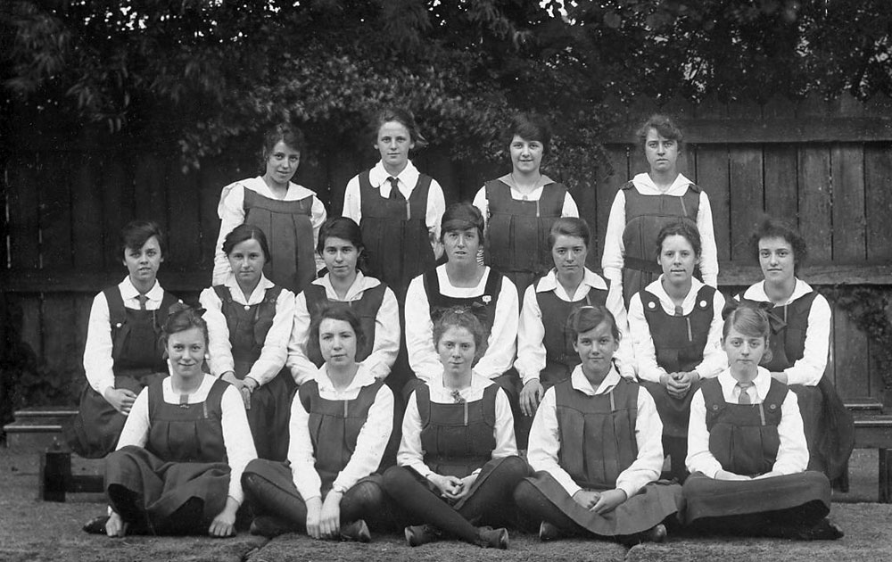 Miss M C Clayton class 1918