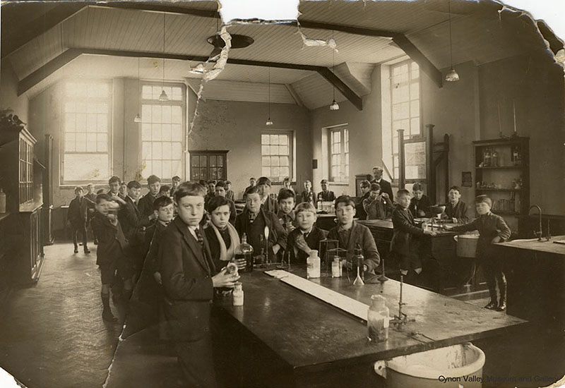 Chemistry Class in the 1920s
